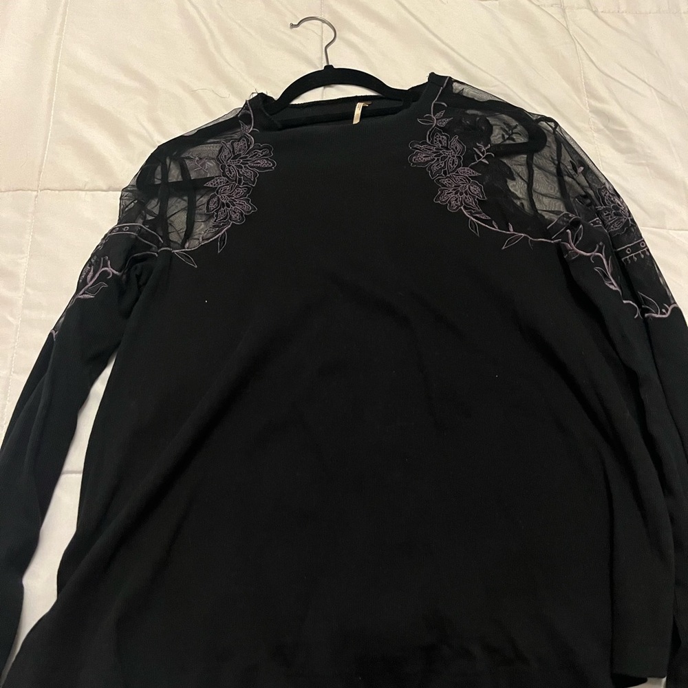 Free People Black top size small🖤